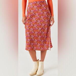 NWT Francesca’s Floral Satin Mid Skirt